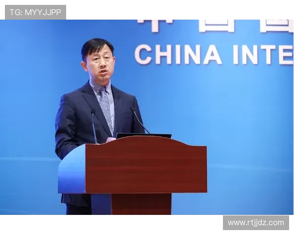 周强独家分享飞盘技巧与心得体会助你轻松掌握这项运动的魅力与乐趣