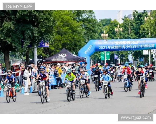 成都极限运动队在世界攀岩锦标赛中以79分稳居积分榜首位