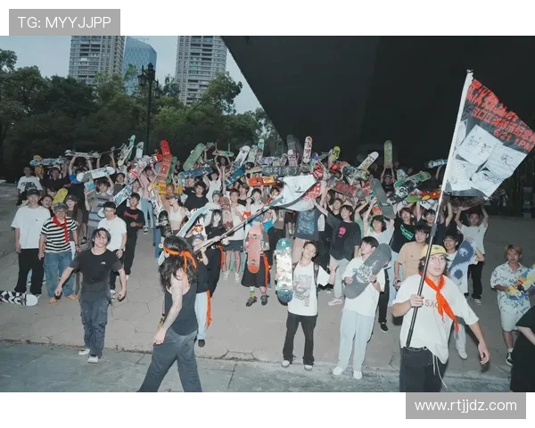 武汉攀岩队在滑板精英赛中的默契配合与精彩表现分析