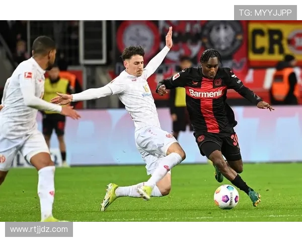 拜仁慕尼黑对阵杜塞尔多夫精彩直播全程回顾与赛后分析 拜仁慕尼黑对阵杜塞尔多夫精彩直播全程回顾与赛后分析