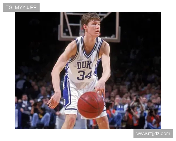 杜克大学与维珍尼亚大学的精彩对决引发的篮球热潮与战术分析 杜克大学与维珍尼亚大学的精彩对决引发的篮球热潮与战术分析