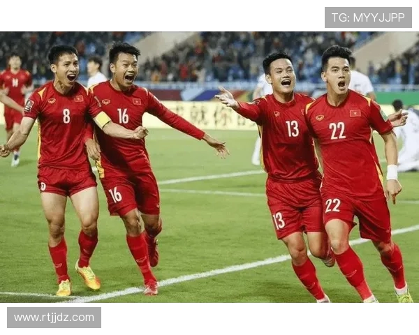 南京足球队以72分稳居杯赛积分榜首位争夺冠军形势大好